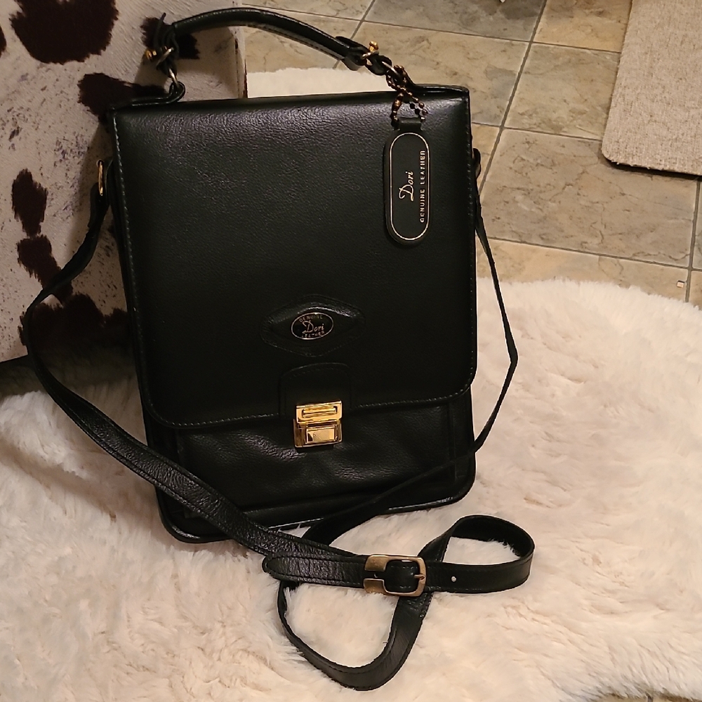 Vintage Dori Genuine Leather Crossbody Vag Black EUC